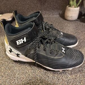 Under Armour Black and Gold Baseball Cleats Men’s Sz 9